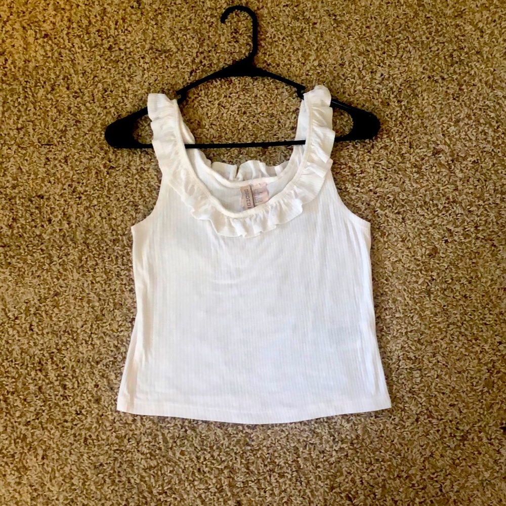 Divided Sleeveless Crop Top